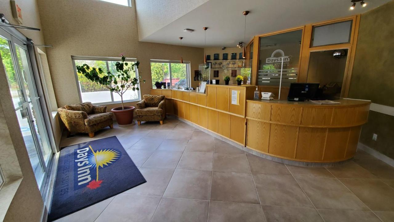 Days Inn By Wyndham Penticton Conference Centre Экстерьер фото
