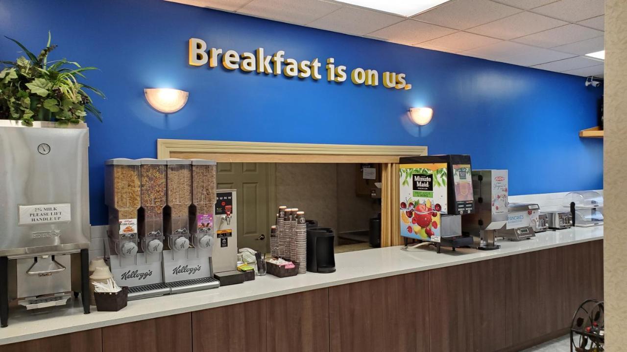 Days Inn By Wyndham Penticton Conference Centre Экстерьер фото