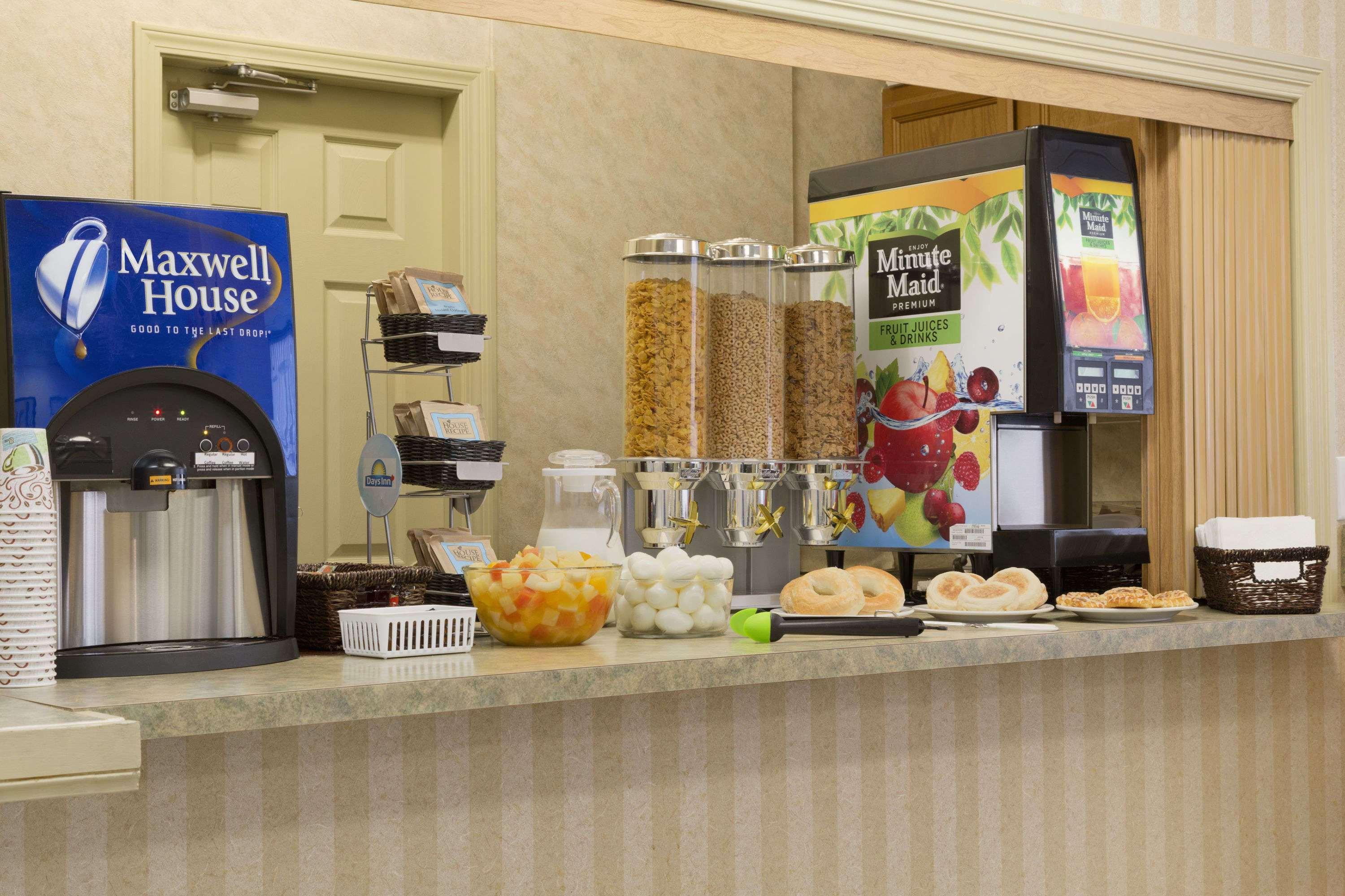 Days Inn By Wyndham Penticton Conference Centre Экстерьер фото