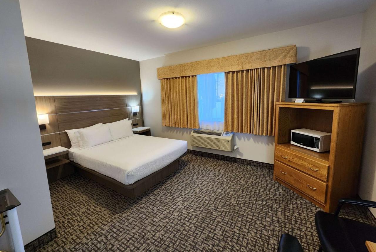 Days Inn By Wyndham Penticton Conference Centre Экстерьер фото