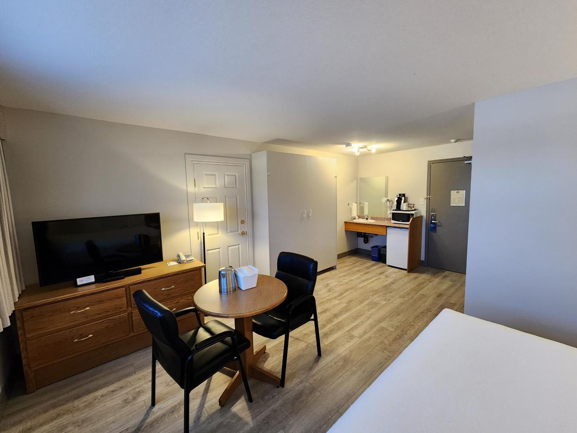 Days Inn By Wyndham Penticton Conference Centre Экстерьер фото