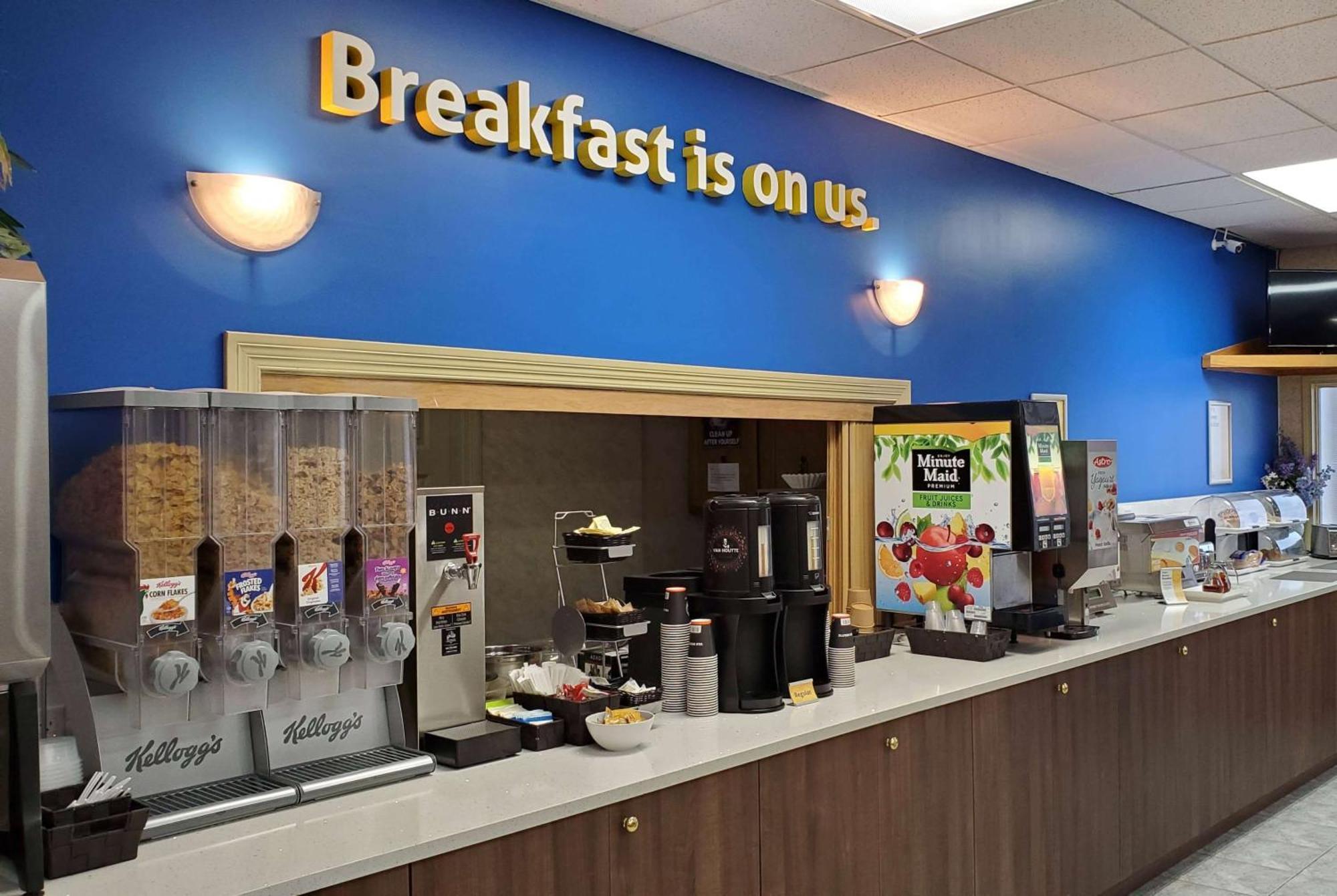 Days Inn By Wyndham Penticton Conference Centre Экстерьер фото