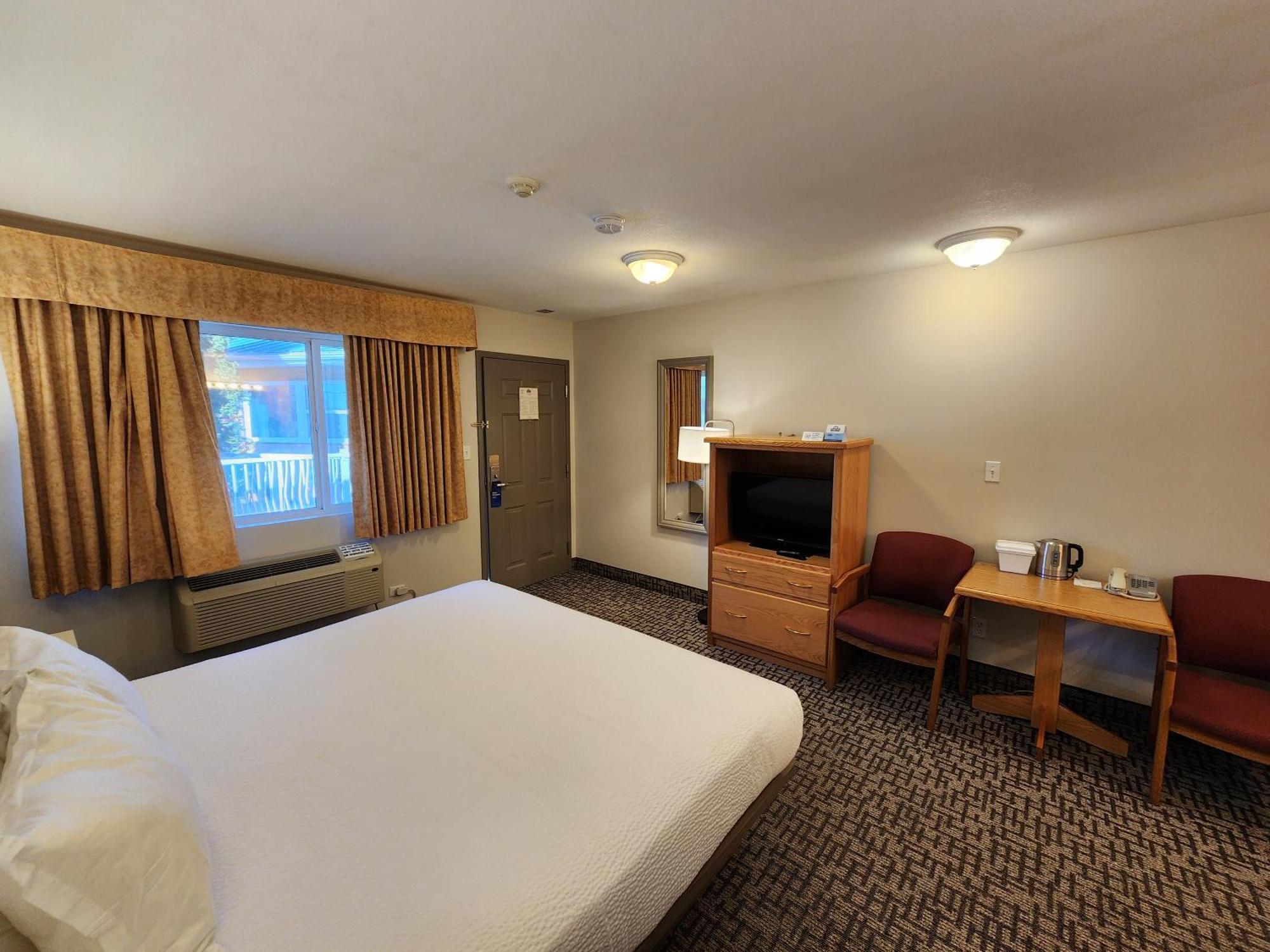 Days Inn By Wyndham Penticton Conference Centre Экстерьер фото