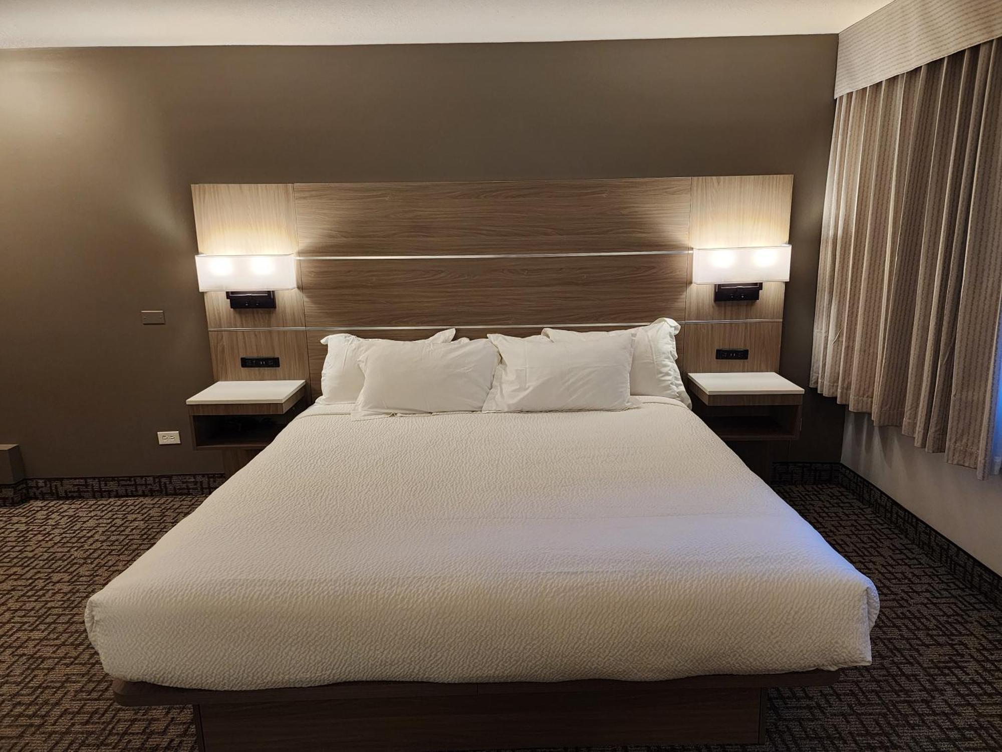 Days Inn By Wyndham Penticton Conference Centre Экстерьер фото