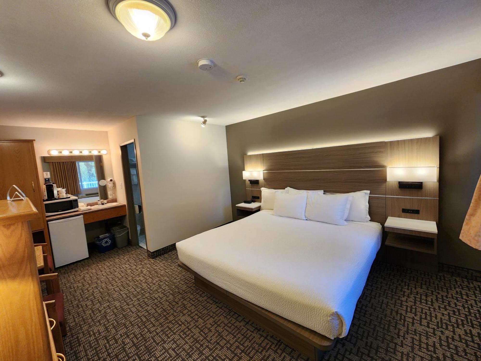 Days Inn By Wyndham Penticton Conference Centre Экстерьер фото