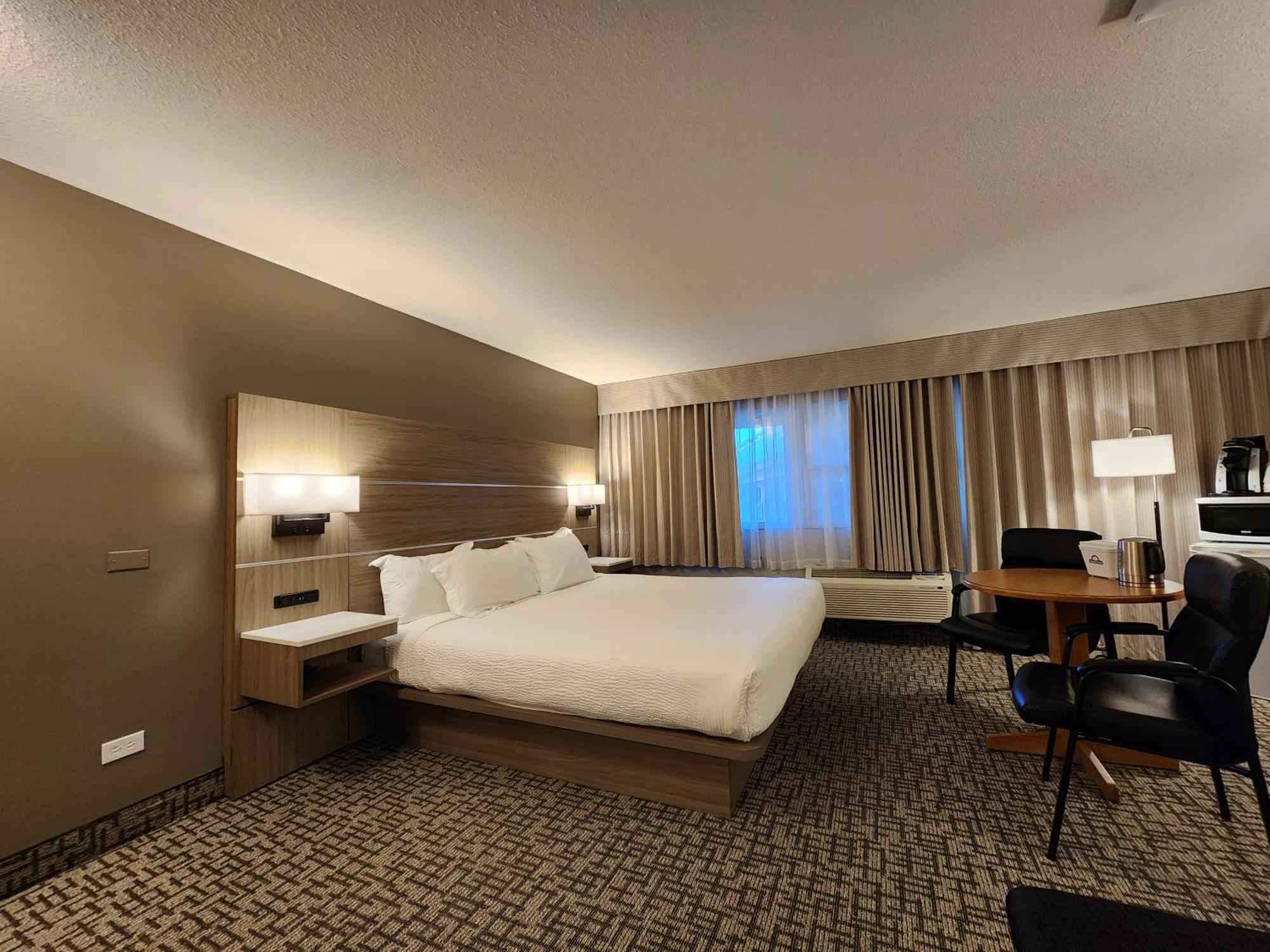 Days Inn By Wyndham Penticton Conference Centre Экстерьер фото