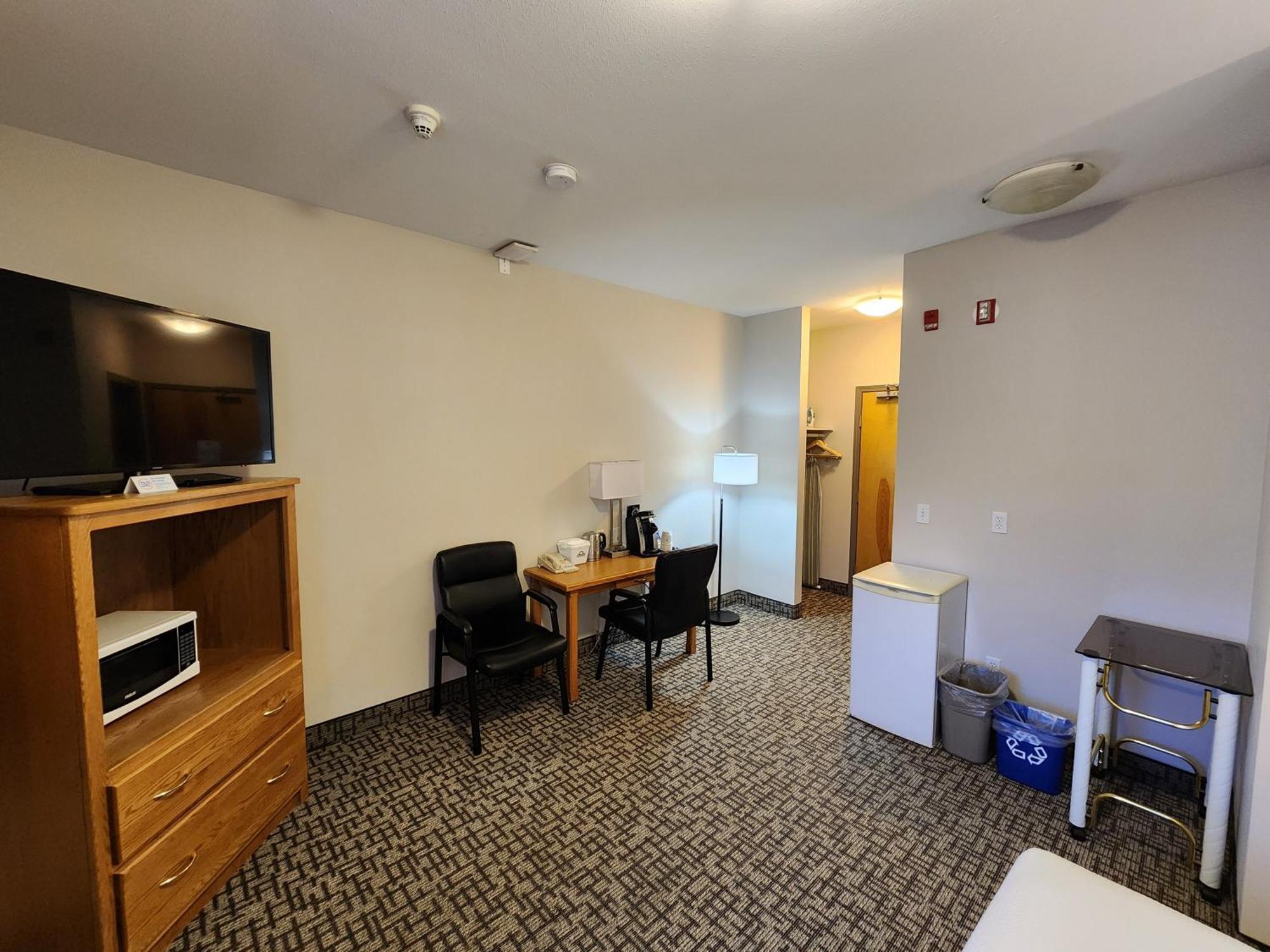 Days Inn By Wyndham Penticton Conference Centre Экстерьер фото
