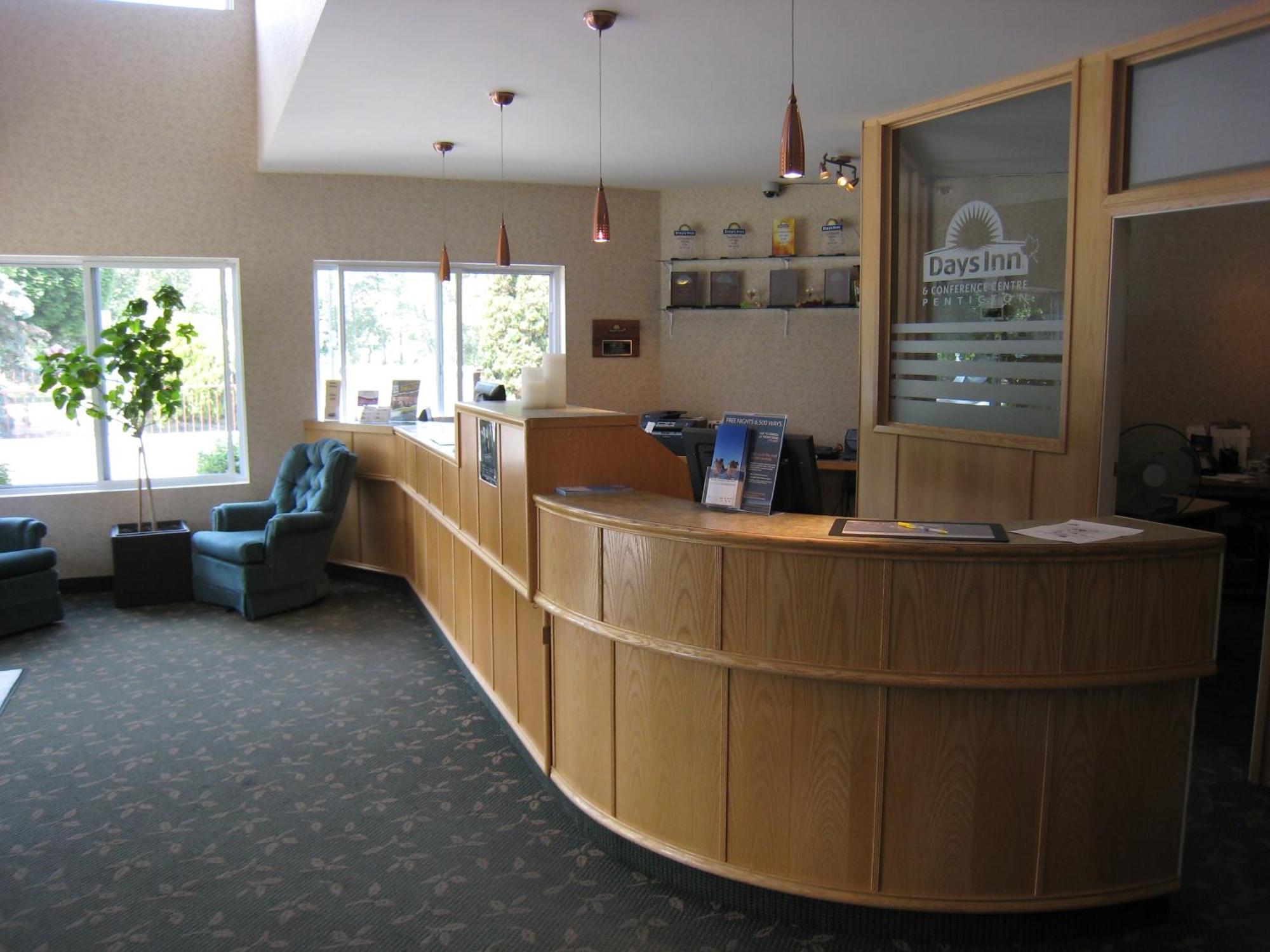 Days Inn By Wyndham Penticton Conference Centre Экстерьер фото
